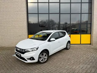 Dacia Sandero 90PK 4 seizoenen banden Expression, Camera, Led