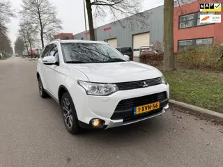 Mitsubishi Outlander 2.0 PHEV Instyle X-Line apk 04-2027