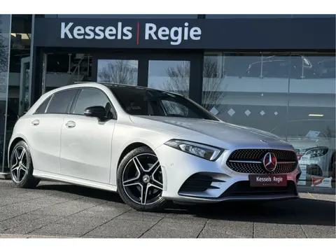 Mercedes-Benz A-Klasse 200 AMG Night Pano Ambient Keyless Camera Bliss Stoelverwarming