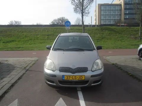 Toyota Yaris 1.0 VVT-i Terra