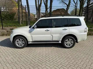 Mitsubishi Pajero GLS 3.8 - V6 , 4x4 , 7 Pers., Full Option