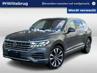 Volkswagen Touareg 3.0 TSi 381pk eHybrid 4MOTION ELEGANCE / Panorama dak / LEDER / Luchtvering / Zwe