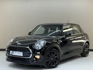 MINI Mini 1.5 Cooper, 135Pk, 2017, 2de eigenaar, Dealer onderhouden, Parkeersensoren, Climate contro