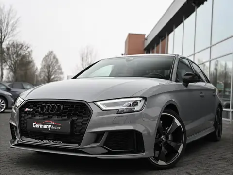 Audi RS3 Limousine 2.5TFSI 400pk Quattro UNIEK! RS-Zetels Pano B&O Carbon Keyless 19-Inch RodeStikse