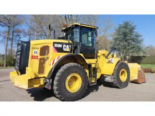 Caterpillar 950M / Near new tires / german machine