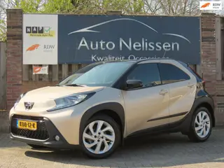 Toyota Aygo X 1.0 VVT-i MT Pulse Bi-Tone | LICHTMETALEN VELGEN | CAMERA ACHTER | STOELVERWARMING | D