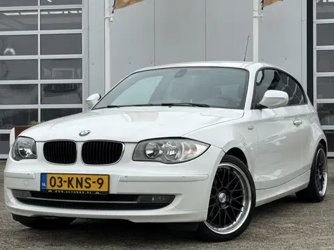 BMW 1-serie 118i Business Line Style 143pk | Audio-navigatie full map | Bluetooth | Cruise control |
