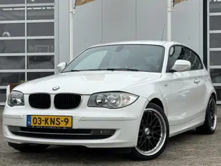 BMW 1-serie 118i Business Line Style 143pk | Audio-navigatie full map | Bluetooth | Cruise control |