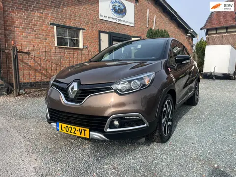 Renault Captur 1.2 TCe Helly Hansen ( Navigatie + Climate Controle + Trekhaak )