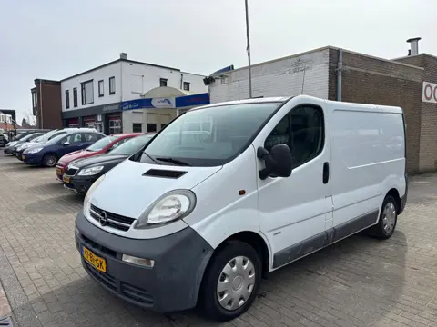 Opel Vivaro 1.9 DI L1H1 2900 kg VERSNELLINGSBAK DEFECT!!!