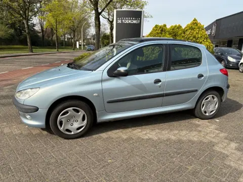 PEUGEOT 206 1.4 Autom Hobby Auto Lees extra Tekst APK 2027 Panorama Dak Airco 