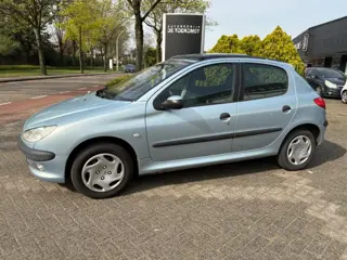 PEUGEOT 206 1.4 Autom Hobby Auto Lees extra Tekst APK 2027 Panorama Dak Airco 