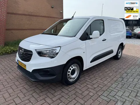 Opel Combo 1.6D L2H1 Edition, Euro 6, Maxi, PDC, Navigatie, Apple Carplay, 73 KW