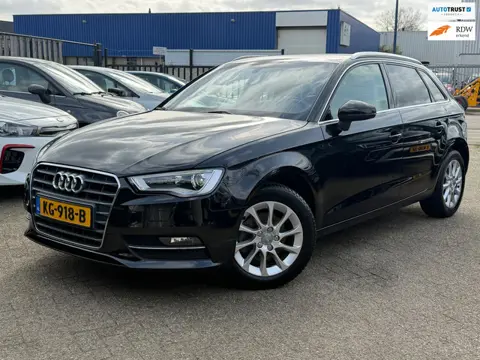 Audi A3 Sportback 1.2 TFSI Attraction PDC Stoelverw. Cruise