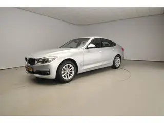BMW 3 Serie Gran Turismo 328i xDrive Leder / Camera / Trekhaak / Sportstoelen / HIFI / Head-up / Act