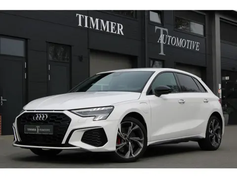 Audi A3 Sportback 45 TFSI e S Edition - Volledig dealer onderhouden - Matrix - Adaptieve Cruise Cont
