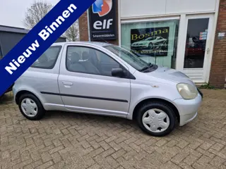 Toyota Yaris 1.3-16V "VVT-i Sol" Automaat - Stuurbekrachtiging - Apk 20-03-2027 !!