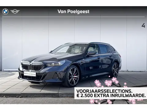 BMW 5 Serie Touring 550e xDrive / Driving Assistant Professional / Glazen Panoramadak / Harman-Kardo