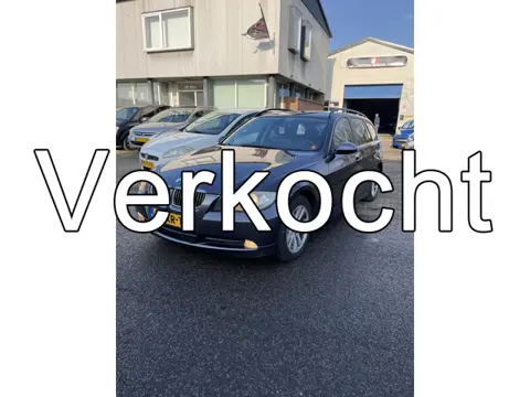 BMW 3 Serie TOURING AUTOMAAT 325i Business Line.Alle opties Apk 13-03-2027. Nette en volledig onderh