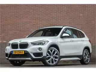 BMW X1 sDrive20i High Executive, 63.000km NAP, Sport Line, Panoramadak, Camera, Trekhaak, Leder, Hea