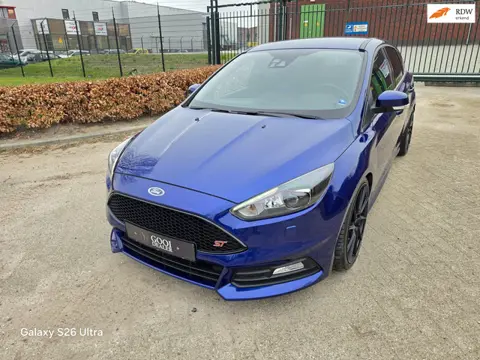 Ford Focus 2.0 ST RECARO LEDER 1E EIG DEALER ONDERHOUDEN!