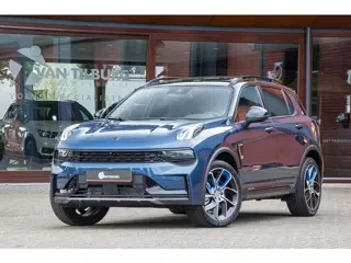 LYNK&CO 01 TREKHAAK / PANO