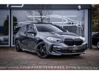 BMW 1-serie 118i High Executive|M Sport|Shadowline|Pano|Ambiance light|Stoelverw|