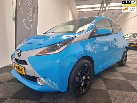 Toyota Aygo 2016. X-play. Luxury pakket. 1e eig. 78.000 km.