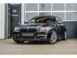 BMW 5-serie Touring 520i HIGH EXECUTIVE|M-PAKKET|PANO|TREKHAAK|LEDER|TOPSTAAT