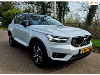 Volvo XC40 1.5 T3 R-Design / panoramadak