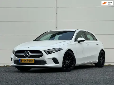 Mercedes-Benz A-klasse 180 Business Solution Wide screen Stoelverwarming Draadloze tel lader Stuursc