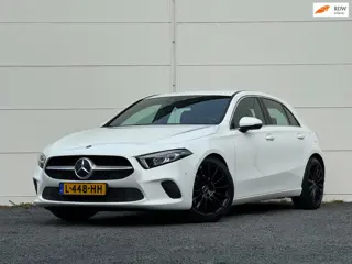 Mercedes-Benz A-klasse 180 Business Solution Wide screen Stoelverwarming Draadloze tel lader Stuursc