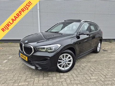 BMW X1 XDrive25e Automaat,Panomadak,Carplay,Stoelverwarming,extra,Winter,Cruisecomtrol