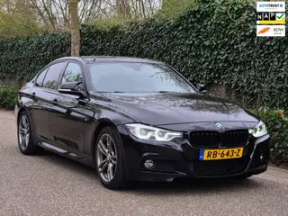 BMW 3-serie 320i B48 M Sport Apple CarPlay virtual dash 6wb Leder Rijklaar 2e-eigenaar 320i Corporat