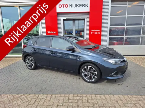 Toyota Auris 1.8 Hybrid Dynamic Limited met trekhaak