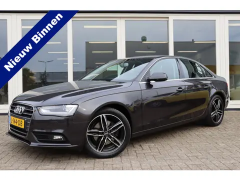 Audi A4 Limousine 1.8 TFSI,**Nieuwe Motor** Automaat, Cruise Control, Airco, PDC V+A, Navi, Prijs Is
