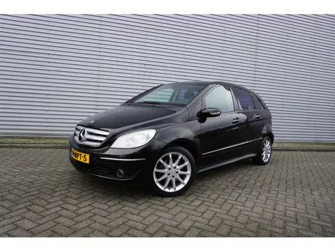 Mercedes-Benz B-Klasse 200 Airco /  / Pano / Elektr. ramen / Stoelverw. / Parkeersens. / Lm velgen