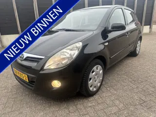 Hyundai i20 1.2i DynamicVersion 5 Deurs Airco keurige auto