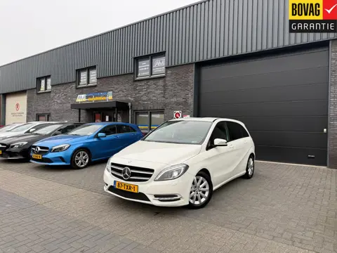 Mercedes-Benz B-Klasse 180 Ambition | 12MND GARANTIE | CRUISE | XENON | LMV | TREKHAAK | NAVI |