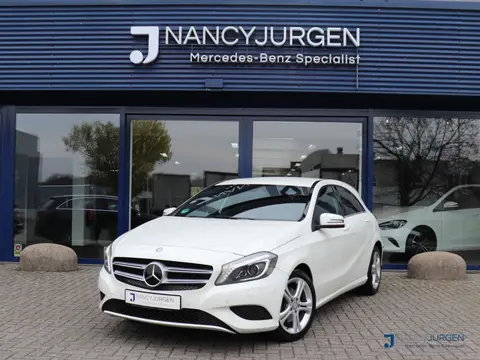 Mercedes-Benz A-Klasse 180 Automaat | Urban | Cruise Control | Parkeersensoren V + A | BI-Xenon | Sp