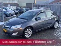 Opel Astra 1.4 Turbo Sport 140PK! Schuifdak l Stoelverwarming l Airco l LMV l Cruise l PDC V+A! TOPS