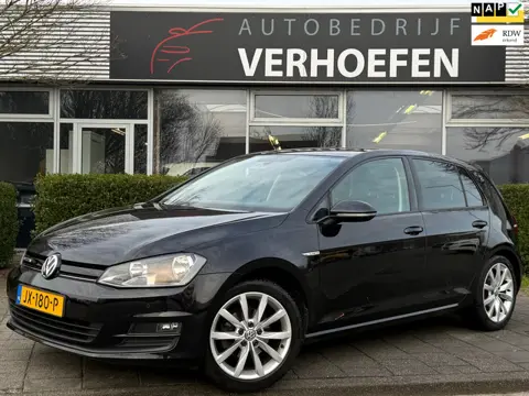 Volkswagen Golf 1.0 TSI Connected Series - AUTOMAAT - APPLE CARPLAY - PARKEER CAMERA - CRUISE / CLIM