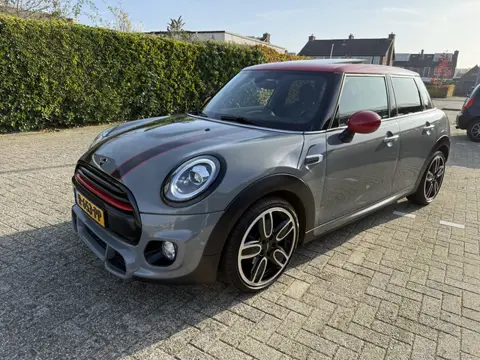 MINI Mini 1.5 Cooper Chili.JCW pakket! Facelift !,Leer,Pano,LED. Super mooi !!