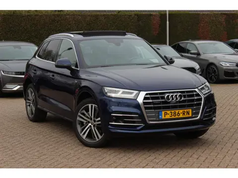 Audi Q5 2.0 TFSI quattro Launch Edition / Trekhaak / Panoramadak / 360Camera / Head-up / Keyless / B