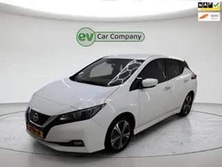 Nissan LEAF N-Connecta 40 kWh | SOH 90% | 360 Camera | 1e Eigenaar | Stoel- en stuurverwarming | Cru