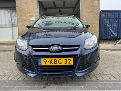 FORD FOCUS 1.0 EcoBoost Titanium CLIMA NAVI PDC KEYLESS NAP APK