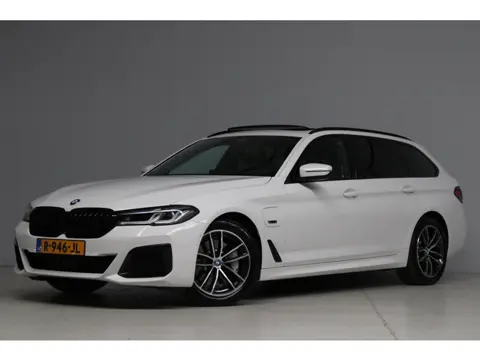 BMW 5-serie Touring 530e xDrive High Executive | adap. cruise | panoramadak | elek. trekhaak | harma