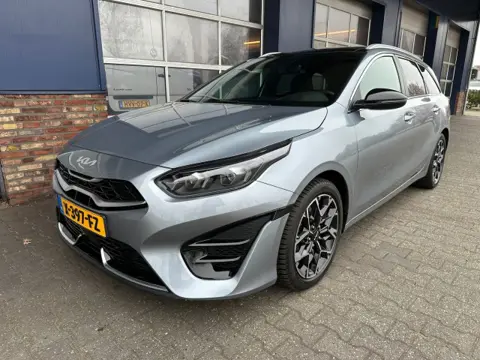 KIA CEED 1.5 T-GDI GT-LINE, Camera, Elektr. A klep, Stoel/stuurwiel verw, Pano, Carplay, ALL IN prijs!