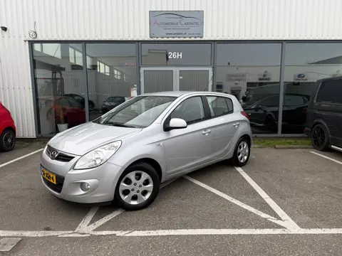 Hyundai I20 1.6i i-Catcher CLIMATE CONTROL | HALF LEER | DEALER ONDERHOUDEN | NAP | APK |