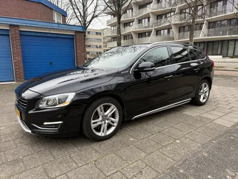 Volvo V60 2.4 D6 AWD Plug-In Hybrid Summum Leder Panorama